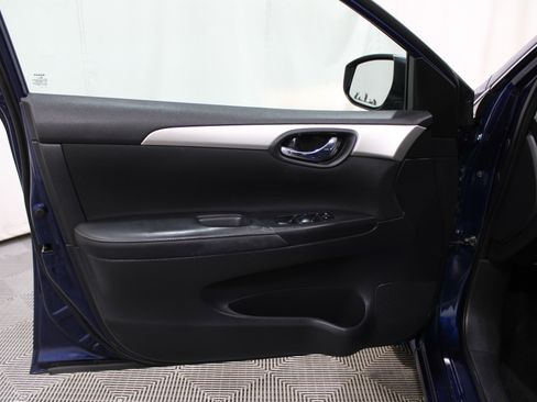 Used 2019 Nissan Sentra S image 6