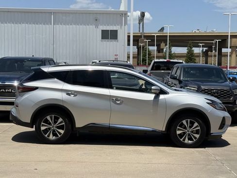 Used 2023 Nissan Murano SV AWD/4WD image 3