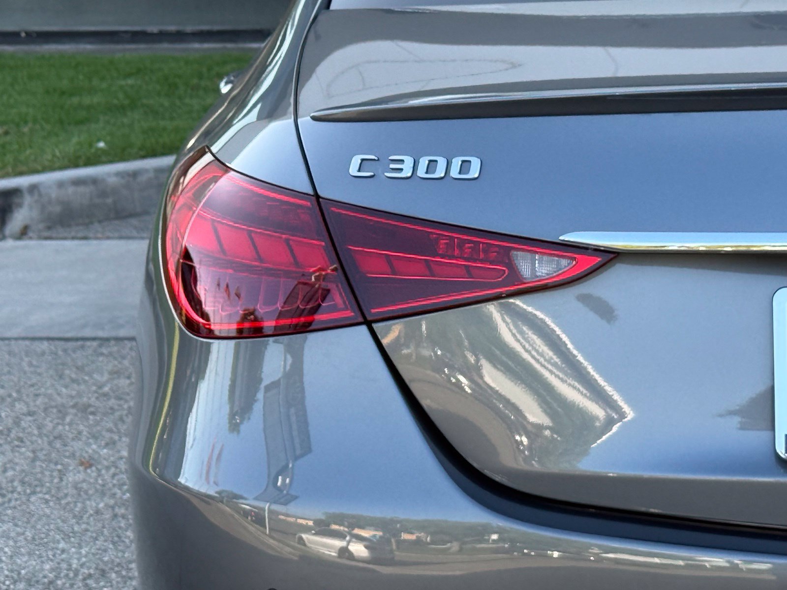 Used 2025 Mercedes-Benz C 300 Sedan image 11