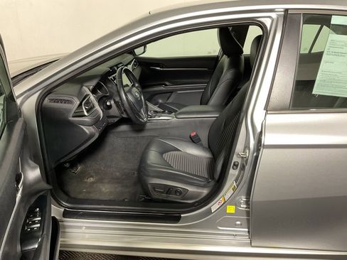 Used 2018 Toyota Camry SE image 17