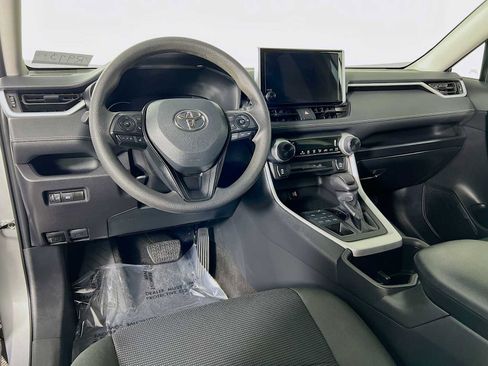 Used 2024 Toyota RAV4 LE image 9