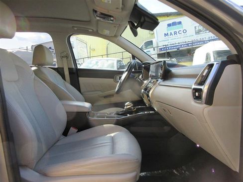 Used 2023 Kia Sorento SX AWD/4WD image 35