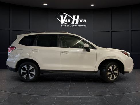 Used 2018 Subaru Forester 2.5i Premium w/ All-Weather Package AWD/4WD image 2