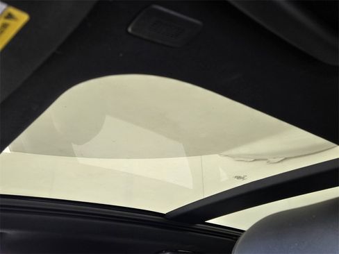 Used 2021 Ford Edge ST-Line image 11