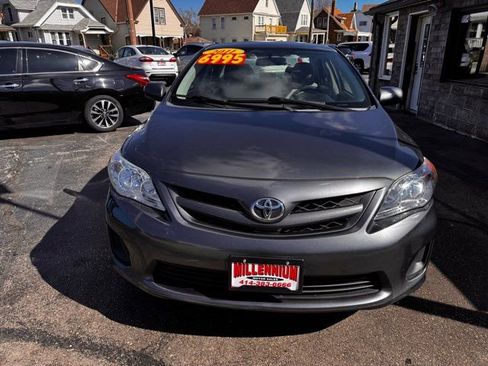 Used 2011 Toyota Corolla LE FWD image 2