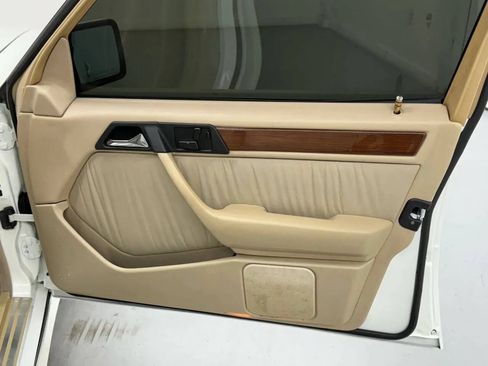Used 1990 Mercedes-Benz 300 E 3.0 image 18