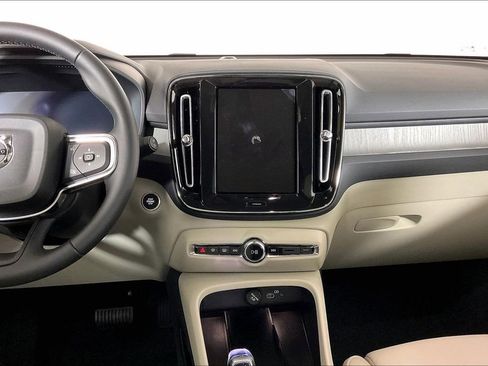 New 2026 Volvo XC40 B5 Plus w/ Protection Package Premier AWD/4WD image 5