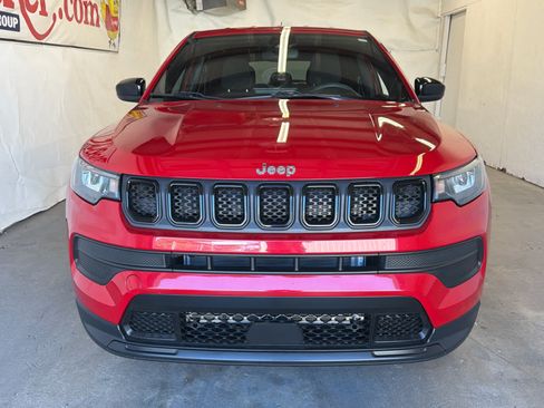 Used 2023 Jeep Compass Sport AWD/4WD image 3