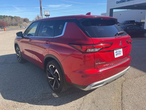 Used 2024 Mitsubishi Outlander SE image 8