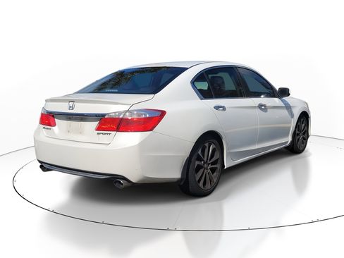 Used 2015 Honda Accord Sport image 3