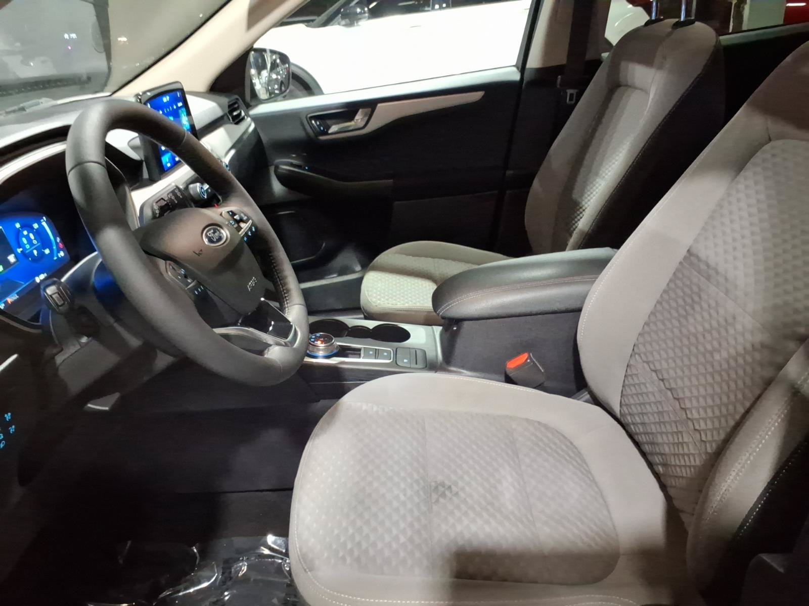 Used 2020 Ford Escape SE Sport FWD image 11