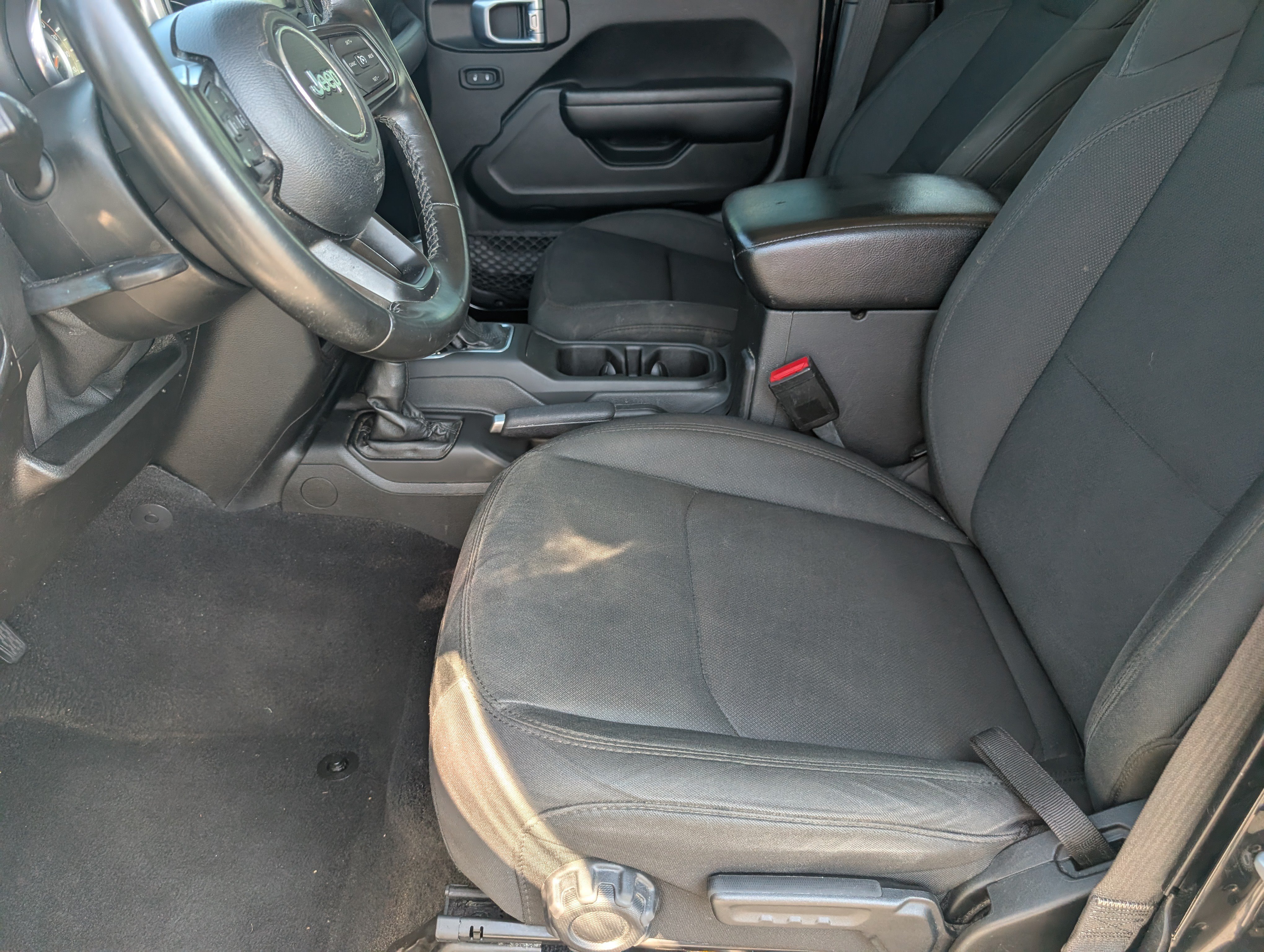 Used 2021 Jeep Gladiator Mojave AWD/4WD image 11