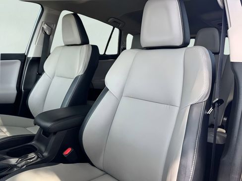 Used 2017 Toyota RAV4 Limited w/ Advanced Technology Package FWD image 13