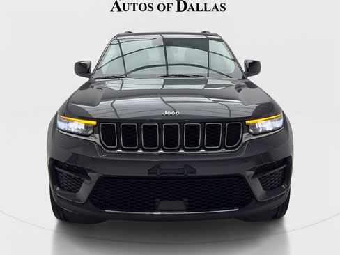 Used 2024 Jeep Grand Cherokee Laredo AWD/4WD image 3