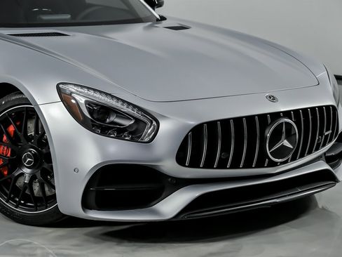 Used 2018 Mercedes-Benz AMG GT S image 3