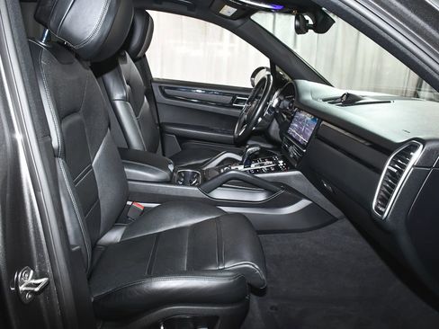 Used 2019 Porsche Cayenne S AWD/4WD image 57