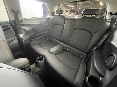 Used 2023 MINI Cooper 2-Door Hardtop image 15