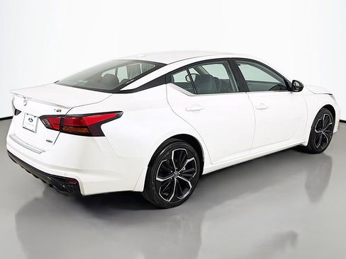 Used 2023 Nissan Altima 2.5 SR w/ SR Premium Package AWD/4WD image 10