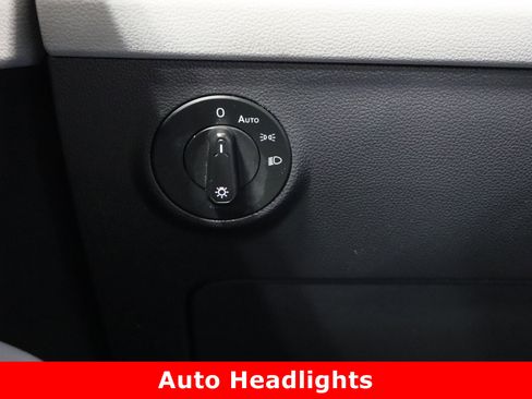 Used 2022 Volkswagen Taos S image 23