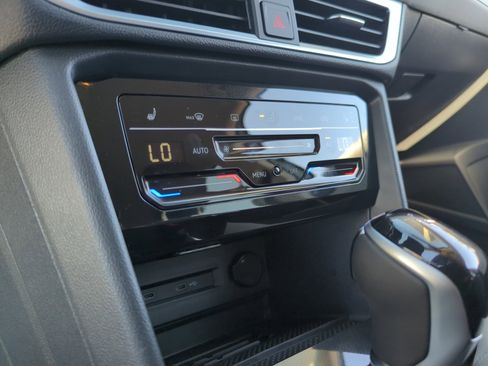 New 2026 Volkswagen Taos SE image 12