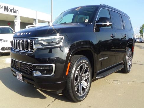 Certified 2024 Jeep Wagoneer 4WD w/ Premium Group I image 2