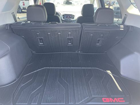 Used 2024 GMC Terrain SLE w/ Driver Convenience Package AWD/4WD image 5