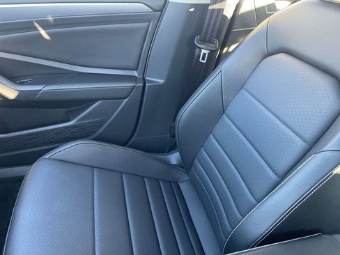 Used 2022 Volkswagen Jetta SE image 26