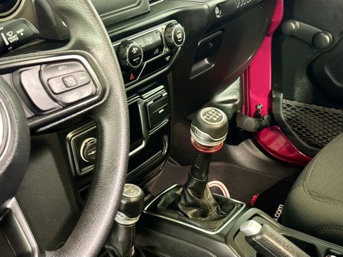 Used 2022 Jeep Wrangler Unlimited Sport image 28