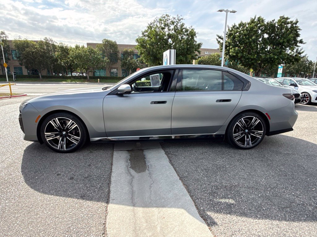 Certified 2024 BMW i7 xDrive60 AWD/4WD image 12