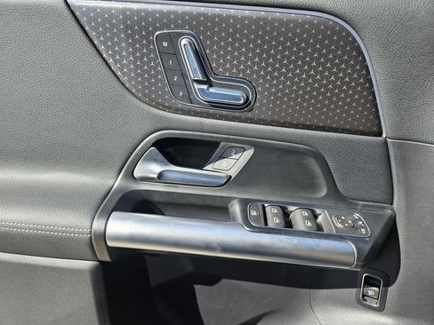 Certified 2025 Mercedes-Benz GLA 250 250 image 22