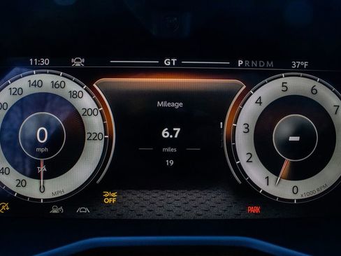 New 2026 Aston Martin DBX 707 image 15