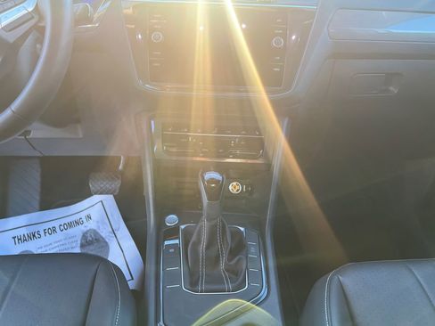 Used 2023 Volkswagen Tiguan SE image 11
