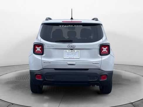 Used 2019 Jeep Renegade Latitude w/ Popular Equipment Group AWD/4WD image 4
