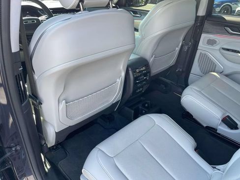 Used 2023 Jeep Grand Cherokee L Overland w/ Advanced Protech Group III AWD/4WD image 18