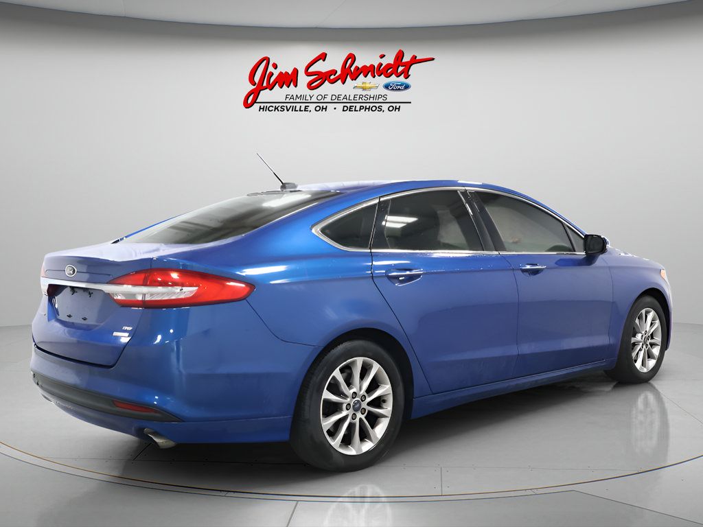 Used 2017 Ford Fusion SE FWD image 6
