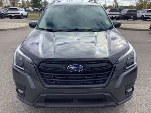 Used 2022 Subaru Forester Premium image 2