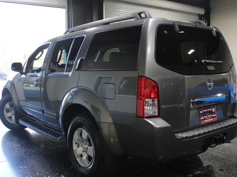 Used 2005 Nissan Pathfinder SE image 5