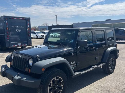Used 2009 Jeep Wrangler Unlimited X AWD/4WD image 2