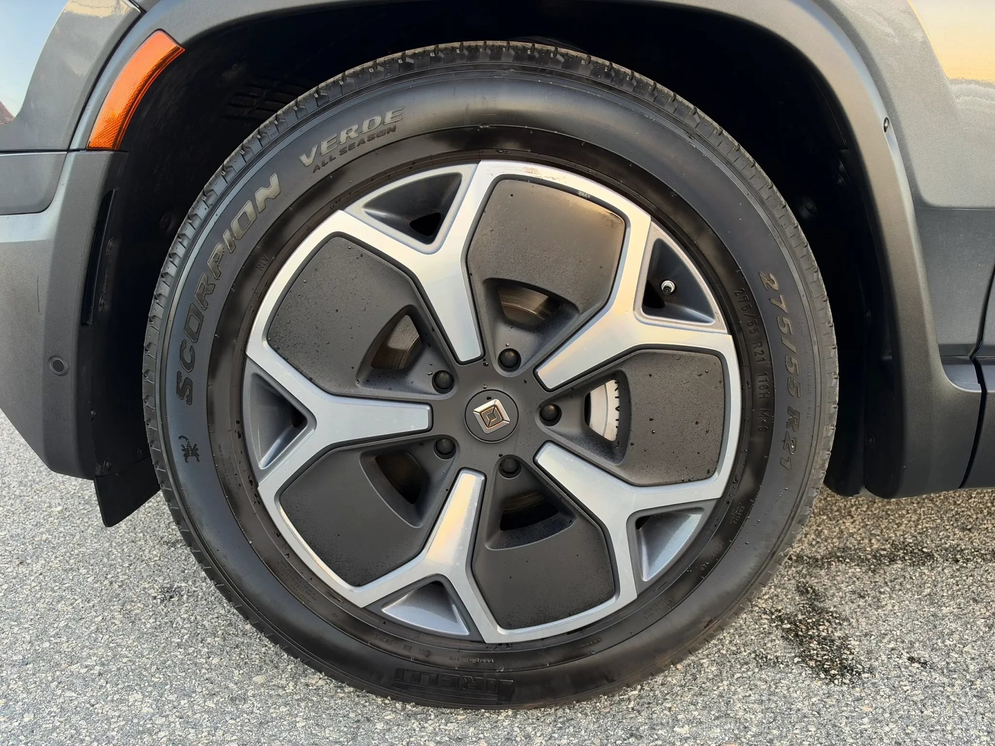 Used 2024 Rivian R1T Adventure Dual AWD/4WD image 29