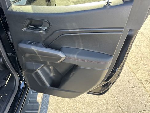 Used 2023 Chevrolet Colorado Z71 w/ Z71 Convenience Package 2 image 16