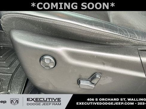 Used 2019 Jeep Grand Cherokee Altitude AWD/4WD image 11