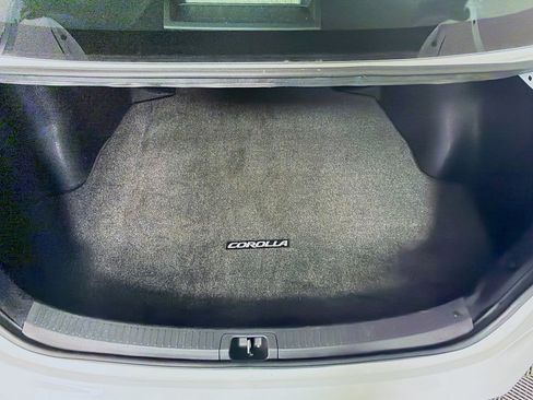 Used 2024 Toyota Corolla LE FWD image 28