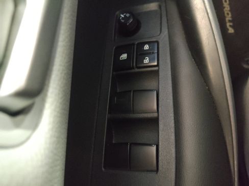 Used 2023 Toyota Corolla SE image 27