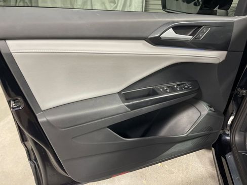 Used 2022 Volkswagen Taos SEL w/ Panoramic Sunroof Package image 20