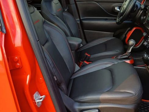 Used 2022 Jeep Renegade Trailhawk w/ Sun/Sound Group image 12