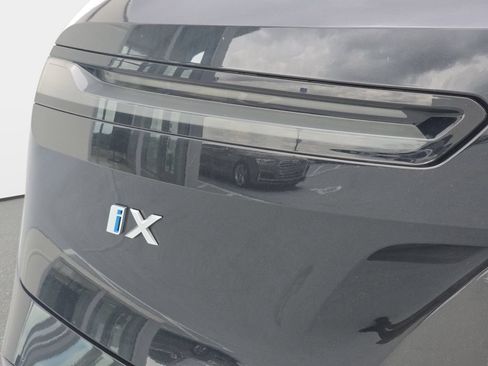 Used 2024 BMW iX xDrive50 w/ Premium Package AWD/4WD image 20