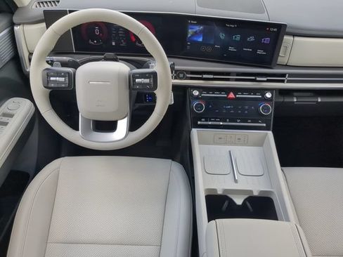 Used 2026 Hyundai Santa Fe SEL FWD image 16