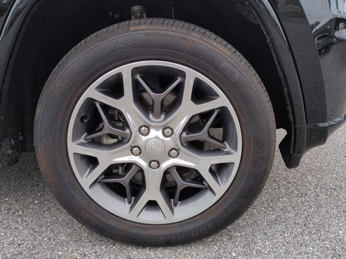 Used 2020 Jeep Grand Cherokee Overland image 11