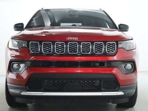 Used 2025 Jeep Compass Limited AWD/4WD image 5