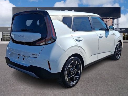 Certified 2023 Kia Soul EX image 6
